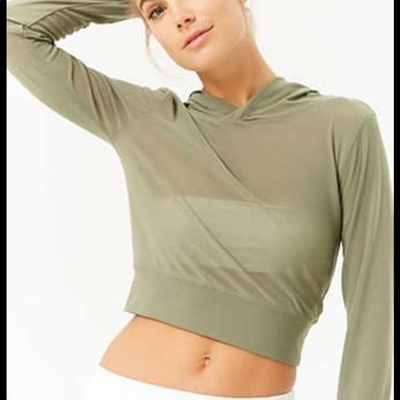 Workout top - Picture 2 of 4